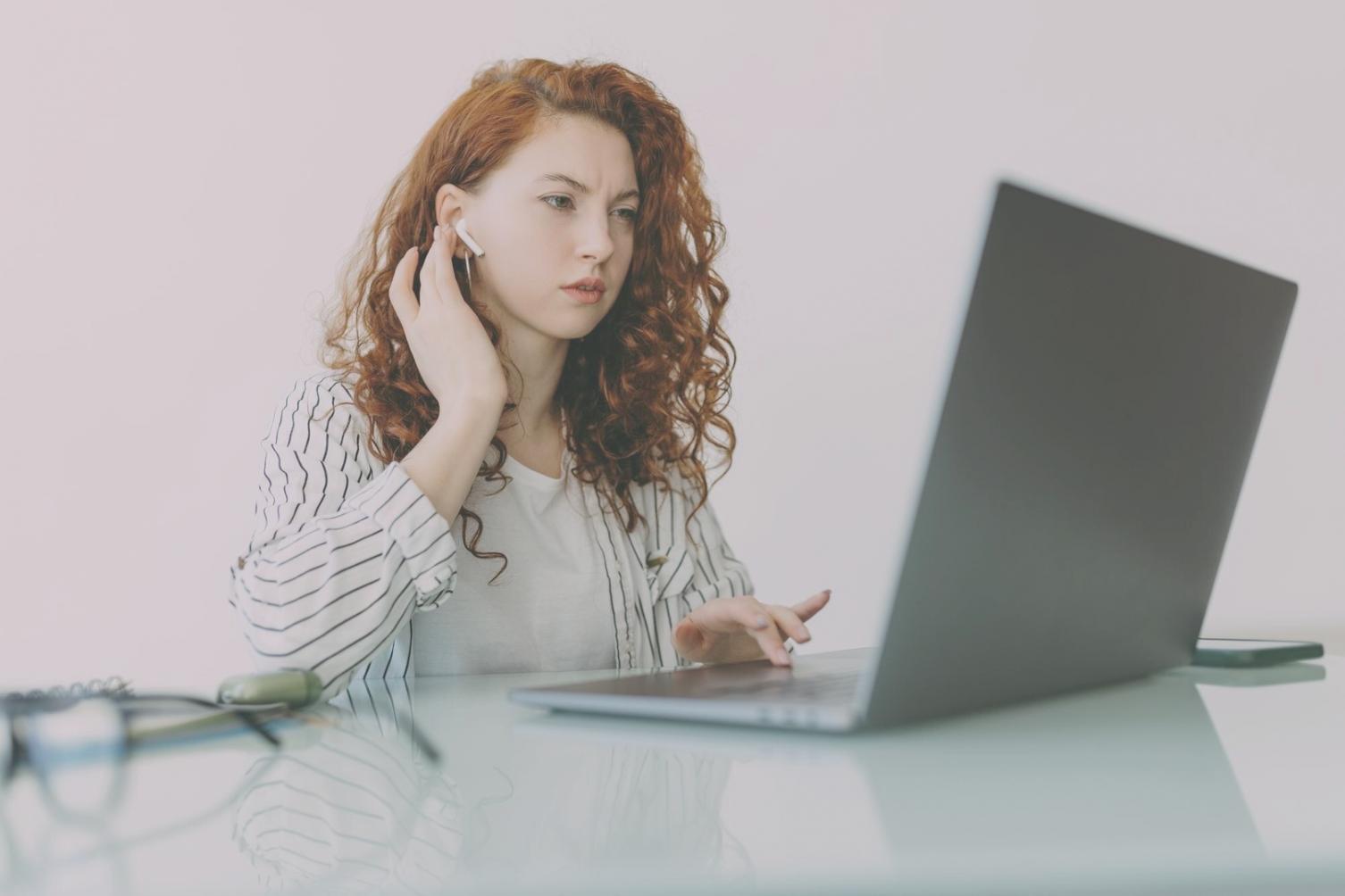 Sesión de trabajo colaborativo en taller de PLN
